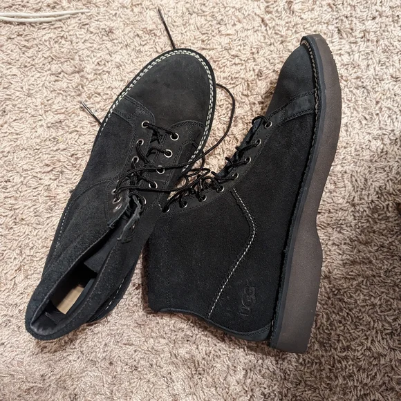 Uggs boots Camino Monkey Men's Suede Black size 11.5